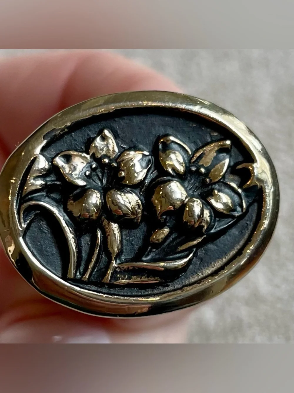 Vintage Oval Gold Tone Black Floral Statement Cuff Links 1970’s Work Office